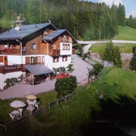Garni La Rondine Hotel Selva di Cadore Exterior foto